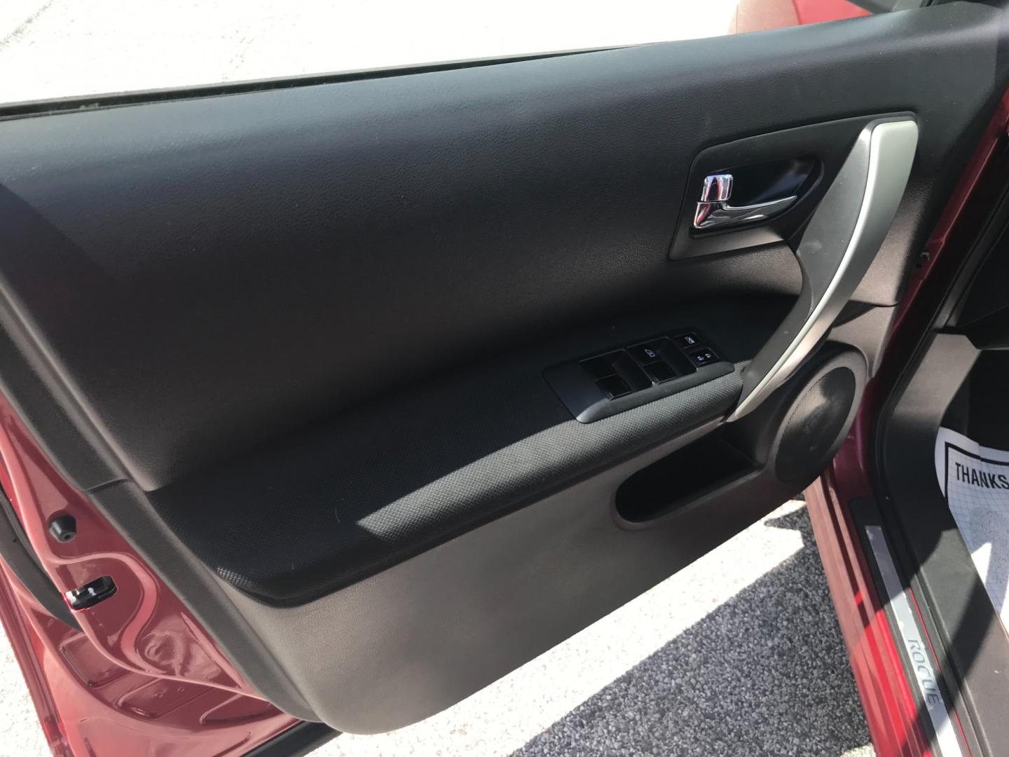 2010 Red /Gray Nissan Rogue S (JN8AS5MV0AW) with an 2.5 V4 engine, Automatic transmission, located at 577 Chester Pike, Prospect Park, PA, 19076, (610) 237-1015, 39.886154, -75.302338 - 2010 Nissan Rogue S: Only 124k miles, AWD, new PA inspection, great on gas, runs LIKE NEW! This vehicle comes inspected and has been given a bumper to bumper safety check. It is very clean, reliable, and well maintained. We offer a unique pay plan that is known for being the easiest and fastest f - Photo#8
